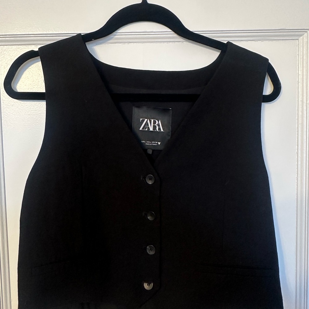 Zara Cropped Black Button-Up Vest